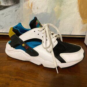 Nike Air Huarache White/Black Peace, Love, & Swoosh DM8152-100 Men's Shoes 10.5